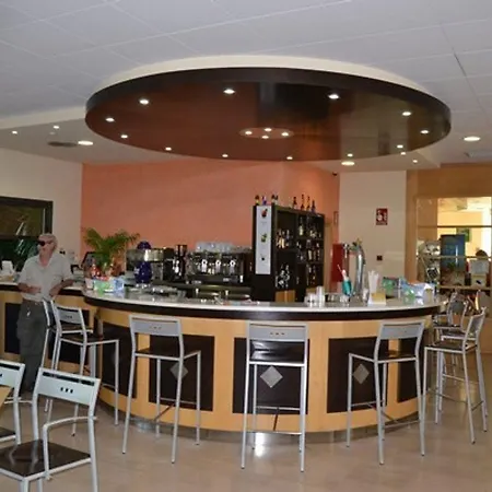 California Palace 4* Σαλού