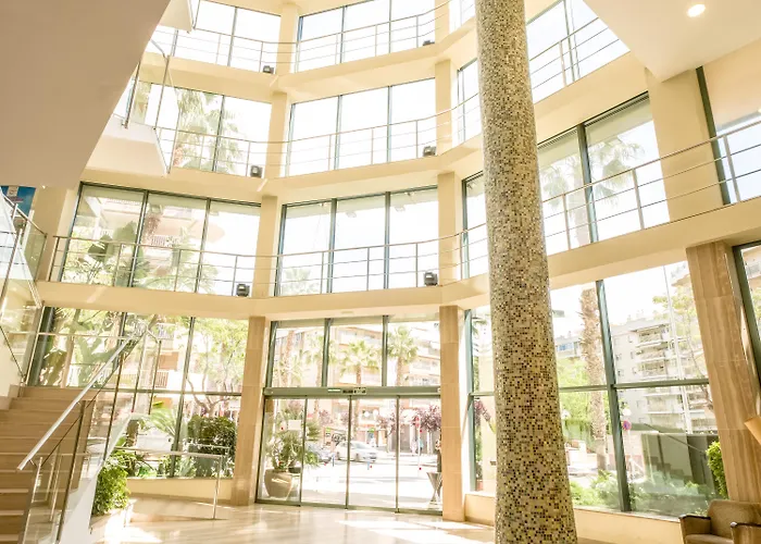מלון California Palace 4*