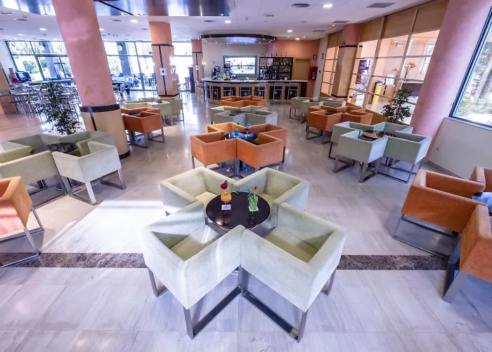 California Palace 4* סאלו