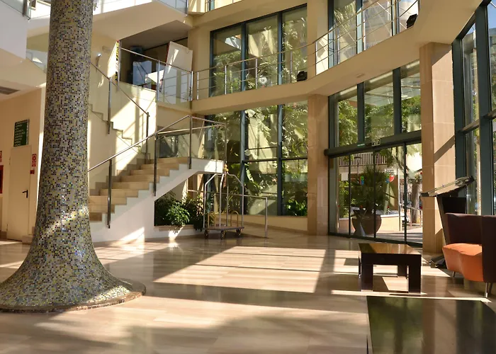 California Palace מלון סאלו