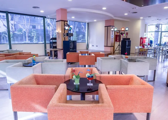 California Palace מלון