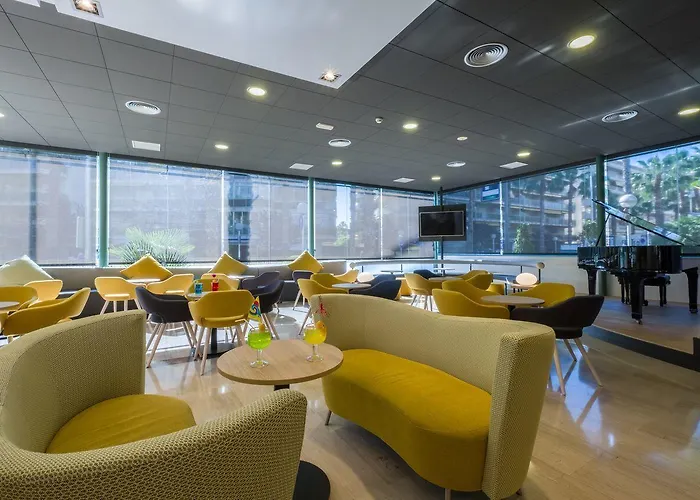 California Palace מלון 4*