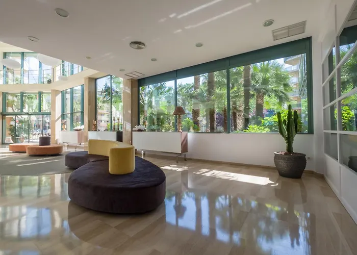 California Palace מלון סאלו