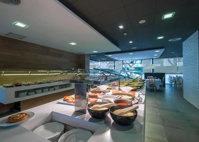 California Palace 4* סאלו