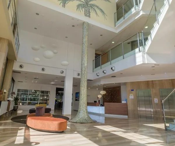 California Palace 4*