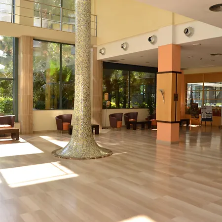 Hotell California Palace 4*